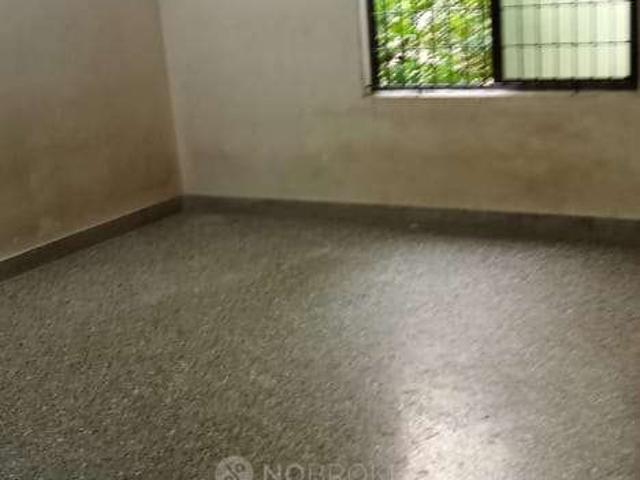 2 BHK Flat In Aarthi Building for Lease In Saligramam