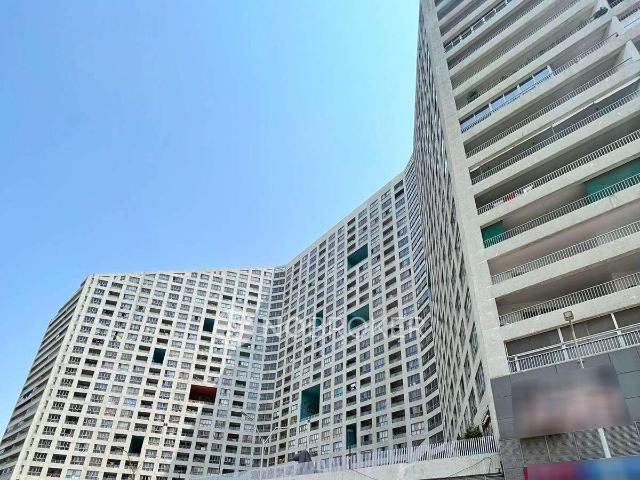 2 BHK Flat In Amanora Future Towers For Sale In Hadapsar, Pune