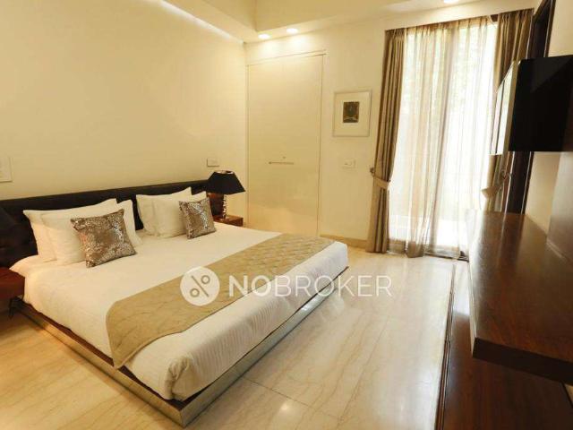2 BHK Flat In Ambience Creacions For Sale In Rao Gajraj Sin
