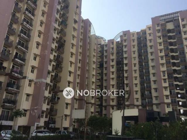 2 BHK Flat In Amrapali Castle For Sale In Chi V