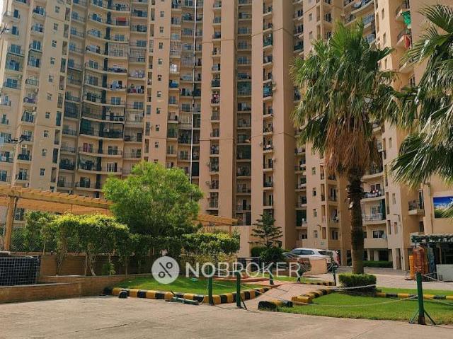 2 BHK Flat In Amrapali Castle for Rent In Chi V