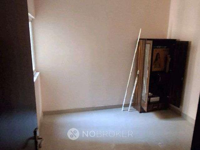 2 BHK Flat In Amrapali Dream Valley Phase 2 High Rise for Re