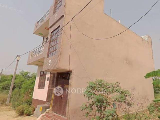 2 BHK Flat In Builder Floor for Rent In Chipiyana Buzurg