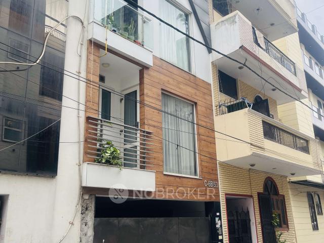 2 BHK Flat In C6b Janakpuri For Sale In Janakpuri