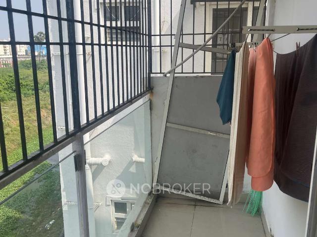 2 BHK Flat In Color Castle For Sale In Perumbakkam