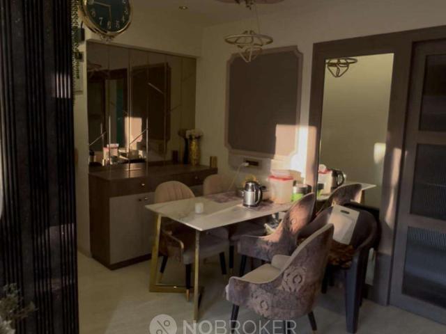 2 BHK Flat In Crescent Horizon For Sale In Kandivali East
