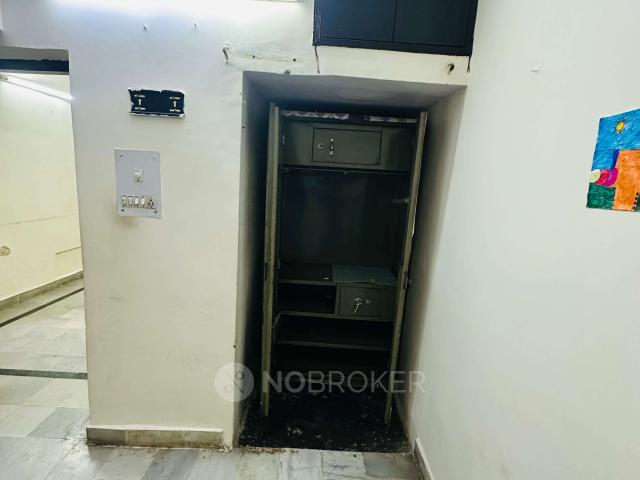 2 BHK Flat In Dda Kg2 Apartments, Vikaspuri for Rent In Vikaspuri