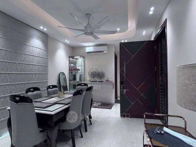 2 BHK Flat In Dlf Regency Park 2 for Rent In Sector 27