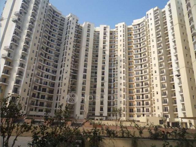 2 BHK Flat In Express Park View 1 for Rent In Chi V