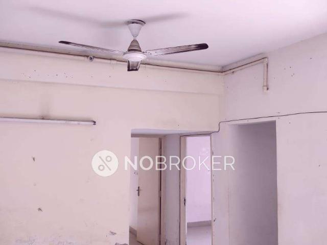2 BHK Flat In Express Parkview 1 For Sale In Chi V