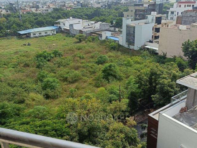 2 BHK Flat In East Sapphire Sector 45 for Rent In East Sapphire