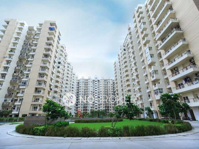 2 BHK Flat In Gulshan Vivante for Rent In Sector 137