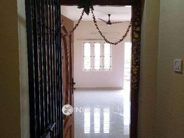 2 BHK Flat In Gv Sabari Nivas For Sale In 45j7+5g7, 12th St