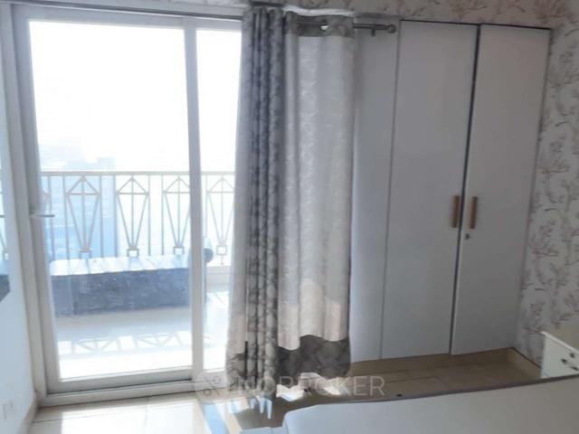 2 BHK Flat In Gaur City 7th Avenue for Rent In Sector 4