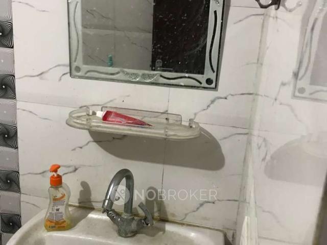 2 BHK Flat In Gaur City for Rent In Sector 4