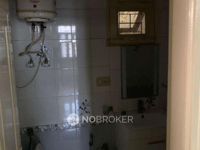 2 BHK Flat In Gaur Green City, Indirapuram for Rent In Indirapuram