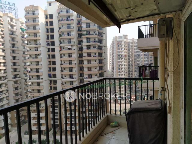 2 BHK Flat In Gaurs Gaur City for Rent In 12th Avenue, Gau