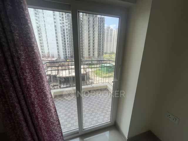 2 BHK Flat In Gayatri Aura For Sale In Sector 1