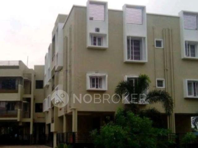 2 BHK Flat In Golden Plaza Apartments For Sale In Irumbuliy