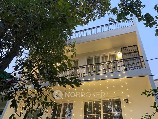 2 BHK Flat In Greenwoods City for Rent In Cult Gym Sector 45 Gurgaon Fitness Center In Sector 45, Gurugram