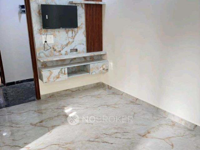 2 BHK Flat In Hari Niwas for Rent In Sarfabad, Sector 73