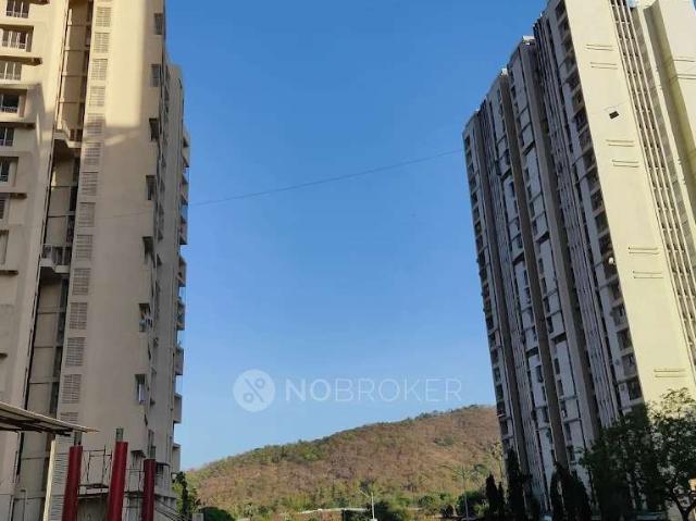 2 BHK Flat In Haware City For Sale In Kasarvadavali, Thane West
