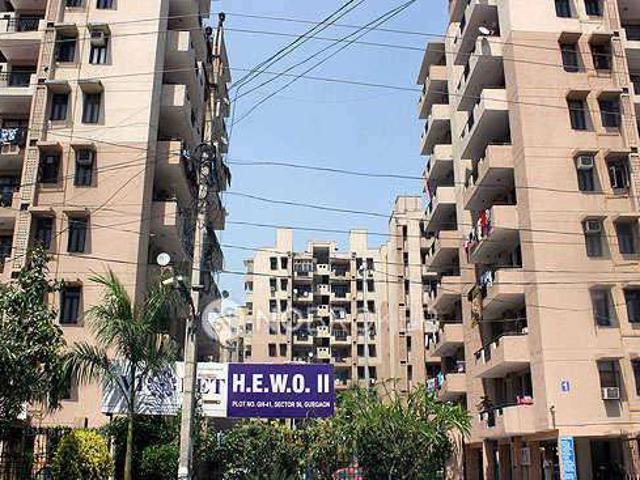 2 BHK Flat In Hewo Apartment for Rent In Sector 56