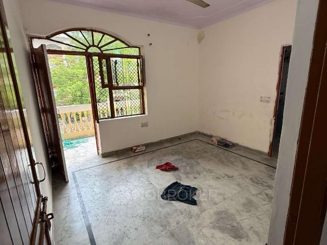 2 BHK Flat In Indraprastha Colony for Rent In Sector 32