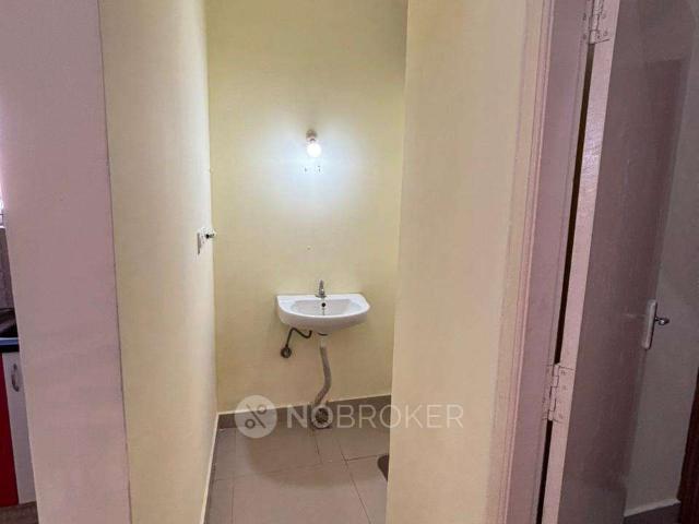 2 BHK Flat In Isiri Stone Creek Apartment, Akshayanagar, Ben