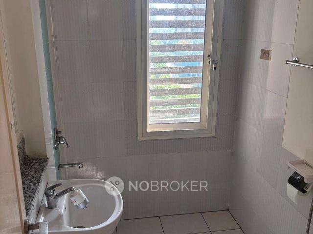 2 BHK Flat In Jaypee Greens Moon Court, Jaypee Greens for Re