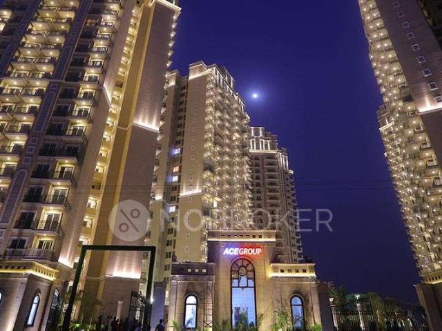 2 BHK Flat In Jaypee Greens The Pavilion Court For Sale In