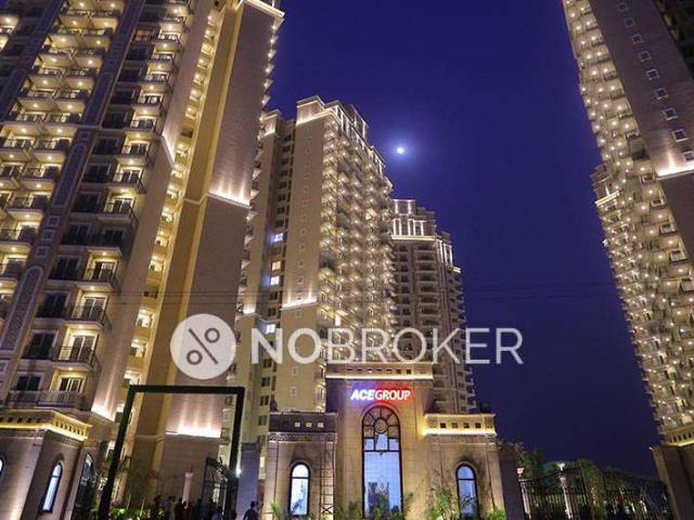 2 BHK Flat In Jaypee Greens The Pavilion Court For Sale In
