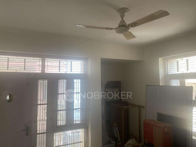 2 BHK Flat In Kuber Building For Sale In Chhatarpur