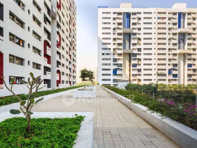 2 BHK Flat In Kumar Pebble Park for Rent In Hadapsar