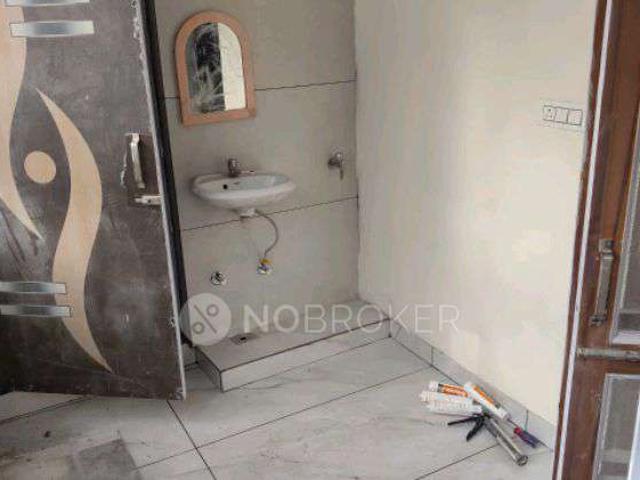 2 BHK Flat In K. C. Block Ashok Vihar for Rent In Ashok Vihar