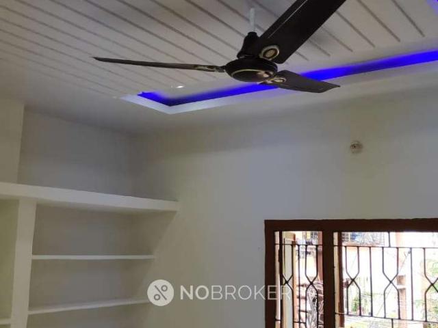 2 BHK Flat In Kalyans Gayathri Towers for Rent In Kukatpall