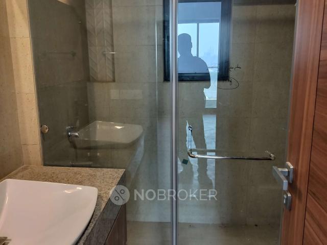 2 BHK Flat In Krisumi Waterside Residences for Rent In Central Peripheral