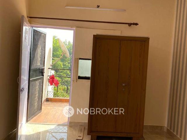 2 BHK Flat In Krishna Apartment for Rent In Paschim Vihar