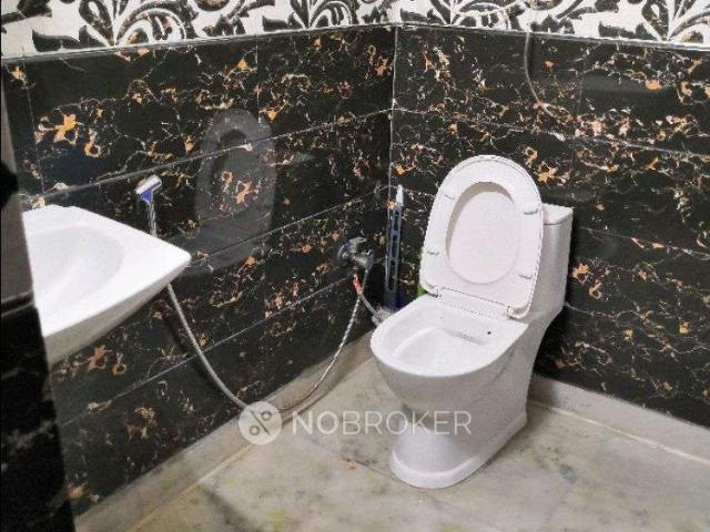 2 BHK Flat In Krishna Apartment For Sale In Mahavir Enclave