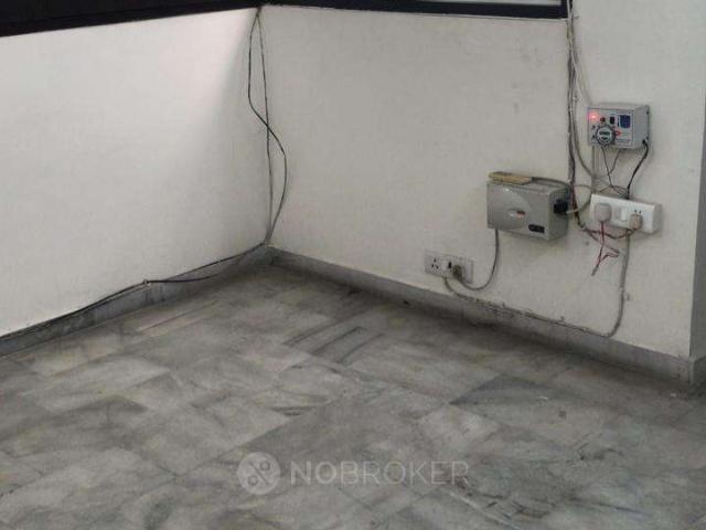 2 BHK Flat In Krishna Bhavan for Rent In West Punjabi Bagh