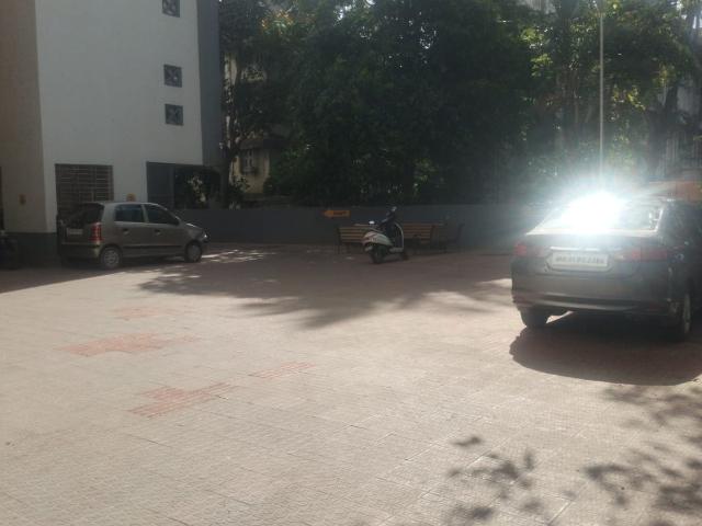 2 BHK Flat In Lashkaria Green Tower for Rent In Andheri West