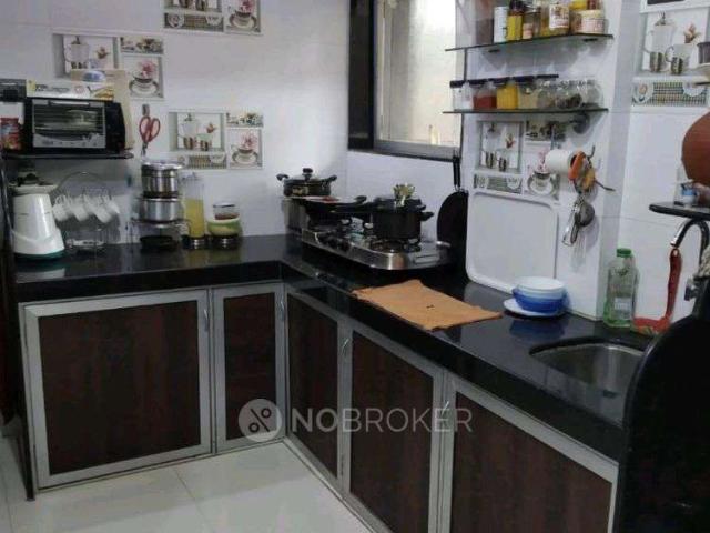 2 BHK Flat In Lig Colony For Sale In Kurla West