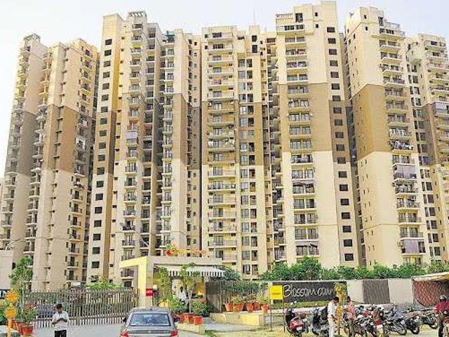 2 BHK Flat In Logix Blossom County for Rent In Sector 137