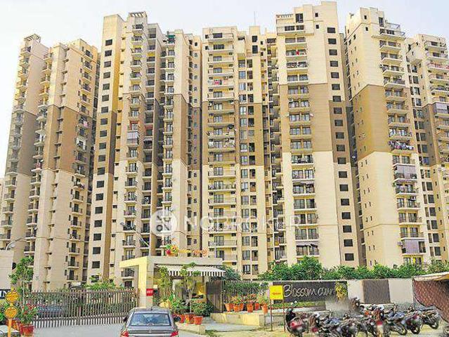 2 BHK Flat In Logix Blossom County For Sale In Sector 137