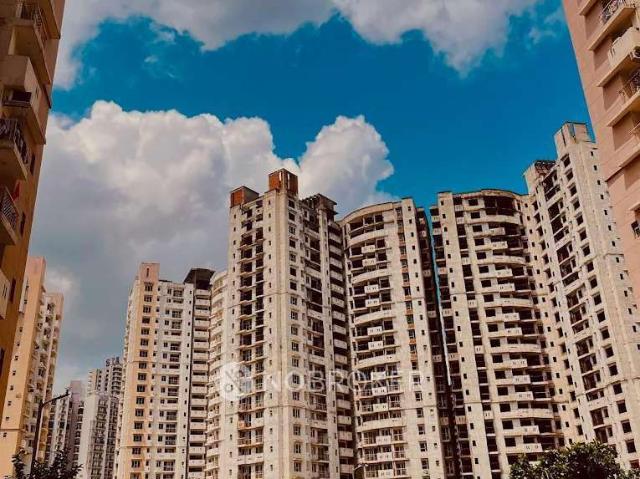 2 BHK Flat In Logix Blossom Greens For Sale In Sector 143