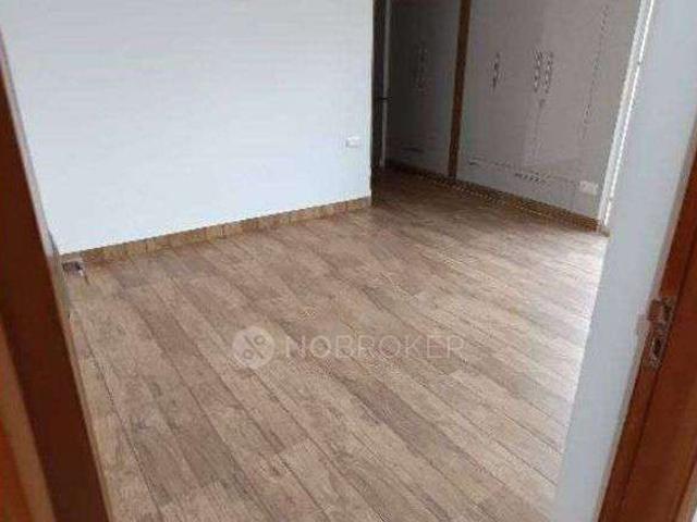 2 BHK Flat In Purvanchal Royal City for Rent In Sector, Chi