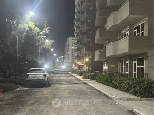 2 BHK Flat In Pyramid Pride, Sector 76 for Rent