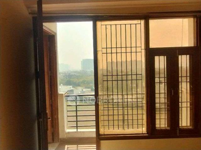2 BHK Flat In Paradise Homz for Rent In 45, Sadarpur, Sector 45, Noida, Uttar Pradesh 201303, India