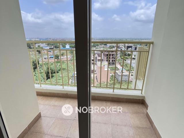 2 BHK Flat In Paramount Golf Foreste For Sale In Surajpur
