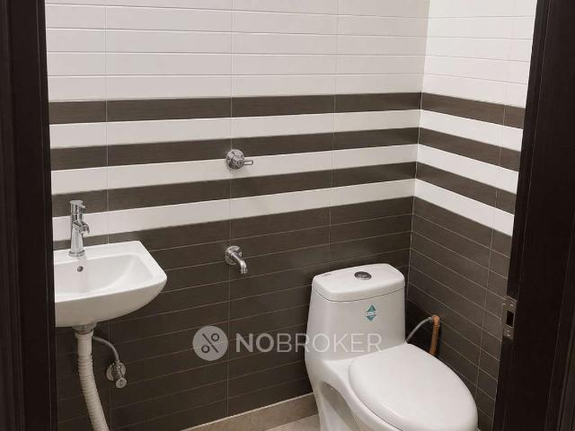 2 BHK Flat In Park View Height Society Indirapuram for Rent